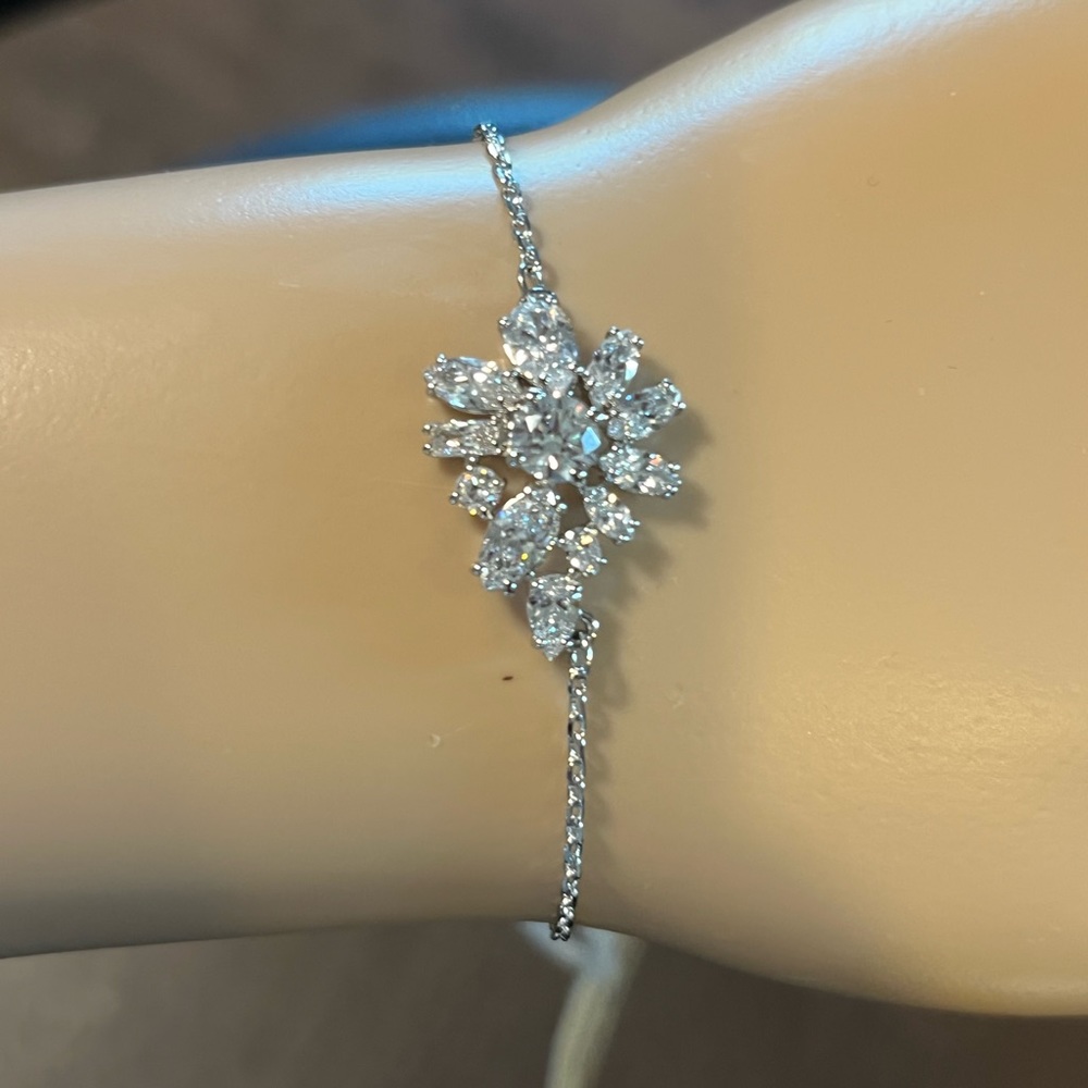 NWT Swarovski rhinestone bracelet